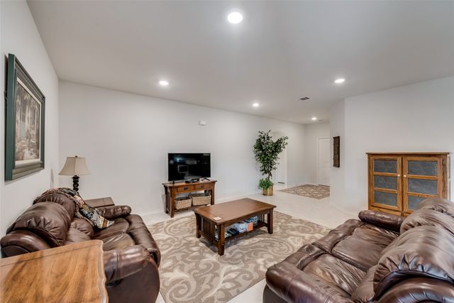 809 Meadow Wood Lane, Princeton, TX 75407
