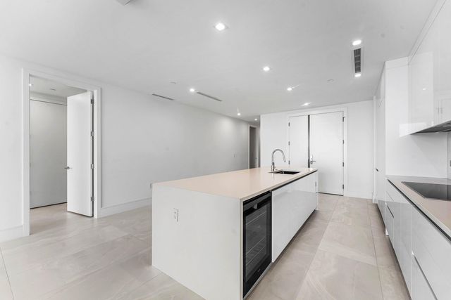 220 Lake Shore Drive 1006, Lake Park, FL 33403