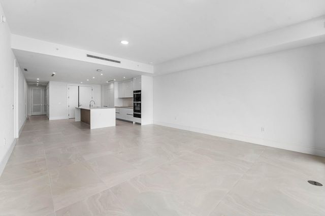 220 Lake Shore Drive 1006, Lake Park, FL 33403