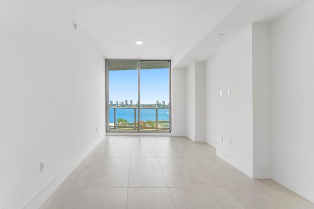 220 Lake Shore Drive 1006, Lake Park, FL 33403