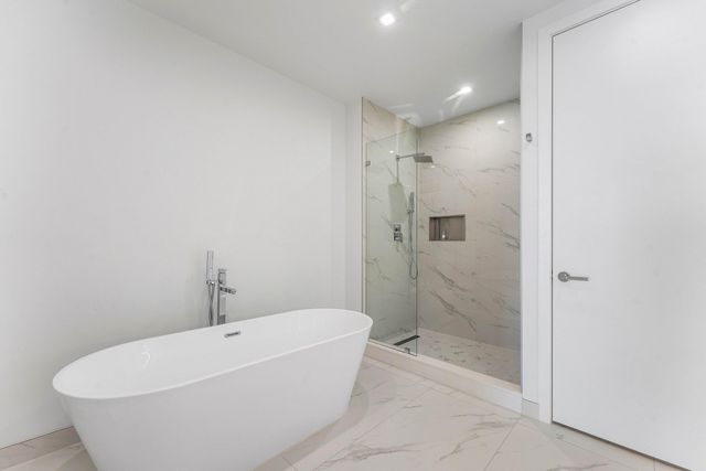 220 Lake Shore Drive 1006, Lake Park, FL 33403