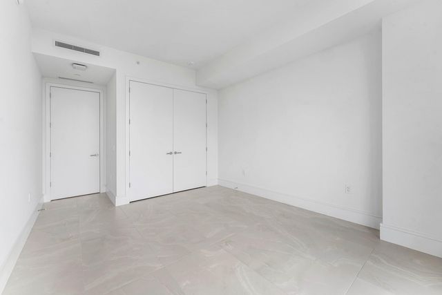 220 Lake Shore Drive 1006, Lake Park, FL 33403