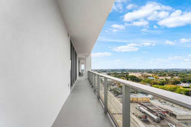 220 Lake Shore Drive 1006, Lake Park, FL 33403