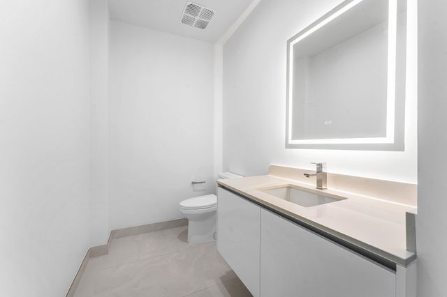 220 Lake Shore Drive 1006, Lake Park, FL 33403