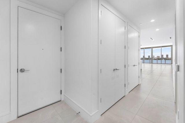 220 Lake Shore Drive 1006, Lake Park, FL 33403