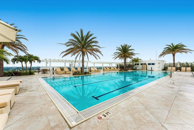 220 Lake Shore Drive 1006, Lake Park, FL 33403