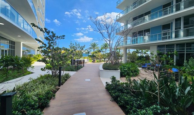 220 Lake Shore Drive 1006, Lake Park, FL 33403