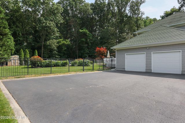16 Woodhollow Drive, Holmdel, NJ 07733
