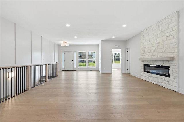 1412 NE Ernest Way, Lee's Summit, MO 64086