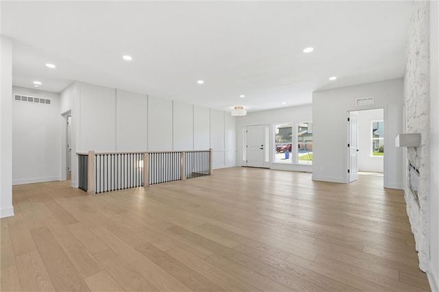 1412 NE Ernest Way, Lee's Summit, MO 64086