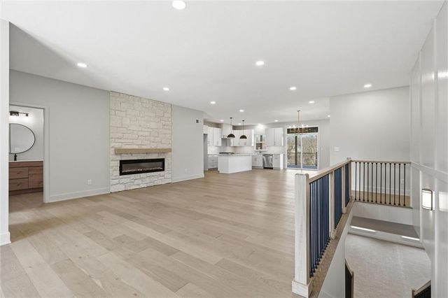 1412 NE Ernest Way, Lee's Summit, MO 64086