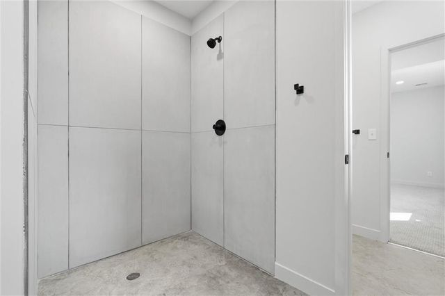 1412 NE Ernest Way, Lee's Summit, MO 64086