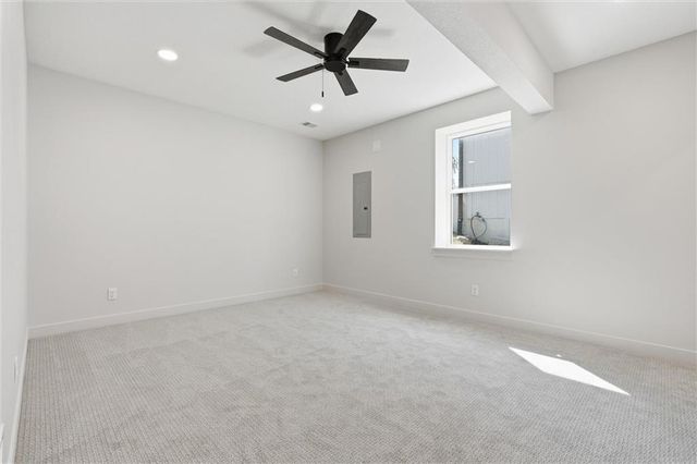 1412 NE Ernest Way, Lee's Summit, MO 64086