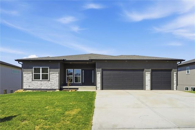 1412 NE Ernest Way, Lee's Summit, MO 64086