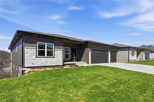 1412 NE Ernest Way, Lee's Summit, MO 64086