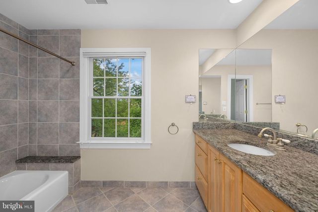 3444 N ABINGDON ST, Arlington, VA 22207