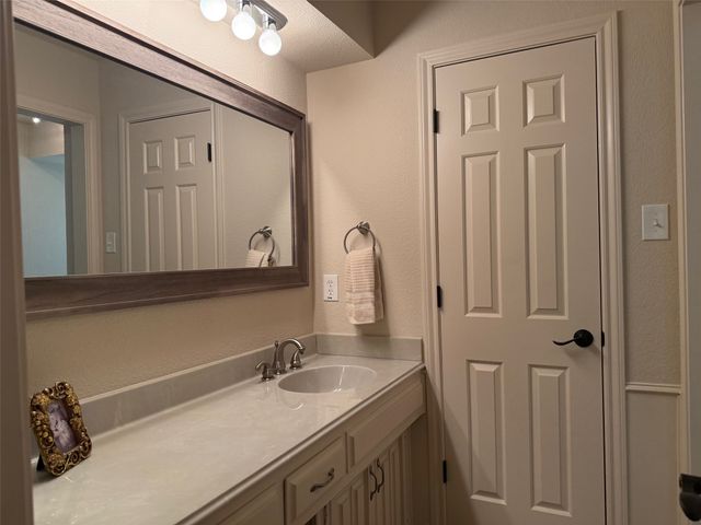 8 Ridge Drive, Hickory Creek, TX 75065