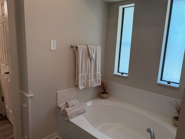 8 Ridge Drive, Hickory Creek, TX 75065