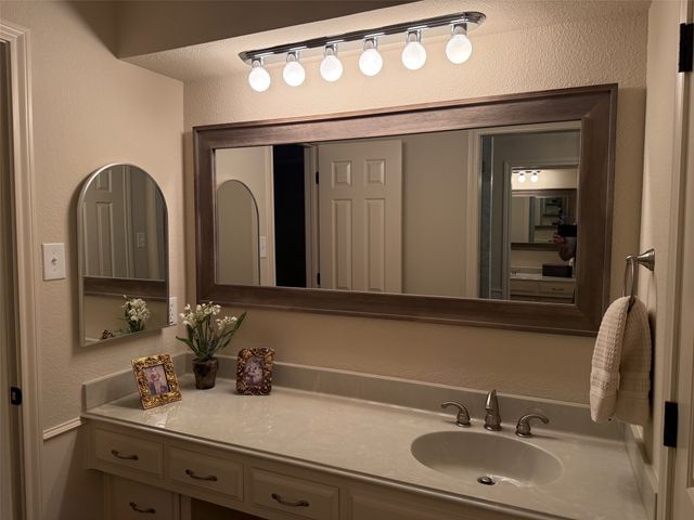 8 Ridge Drive, Hickory Creek, TX 75065