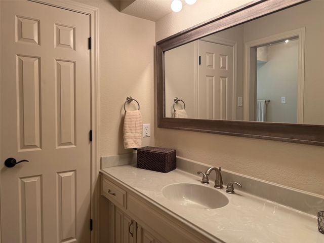 8 Ridge Drive, Hickory Creek, TX 75065