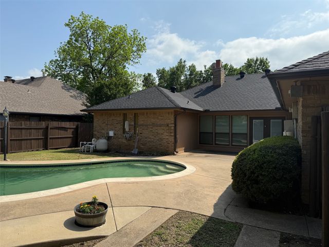 8 Ridge Drive, Hickory Creek, TX 75065