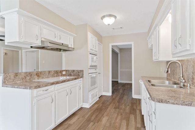 25814 Leafywood Drive, Spring, TX 77386