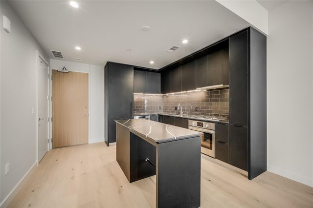 44 East Ave 2703, Austin, TX 78701