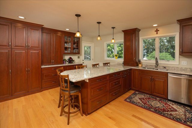 1424 Woodland Drive SW, Rochester, MN 55902