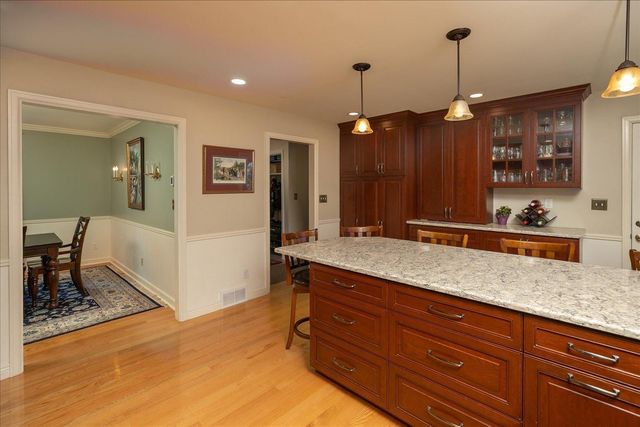 1424 Woodland Drive SW, Rochester, MN 55902