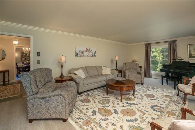1424 Woodland Drive SW, Rochester, MN 55902
