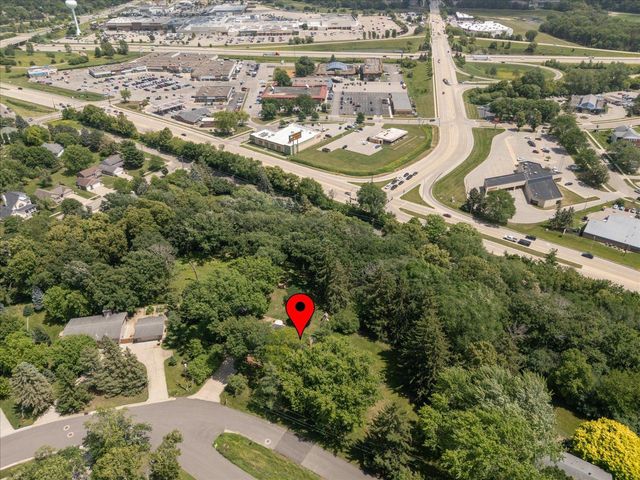 1424 Woodland Drive SW, Rochester, MN 55902