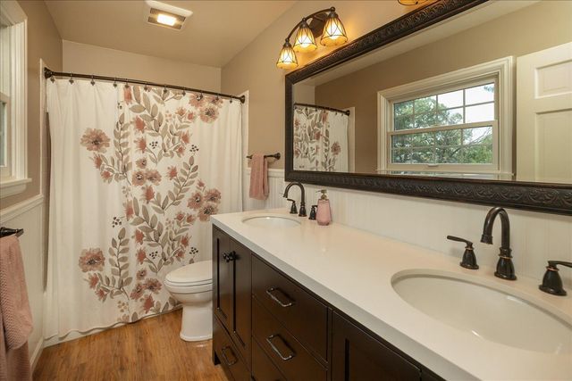 1424 Woodland Drive SW, Rochester, MN 55902