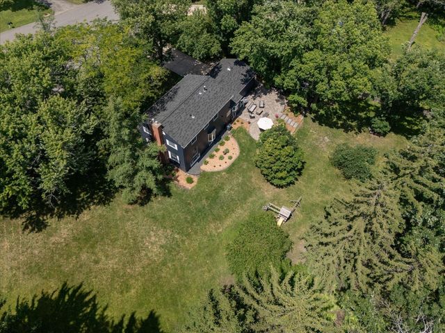 1424 Woodland Drive SW, Rochester, MN 55902