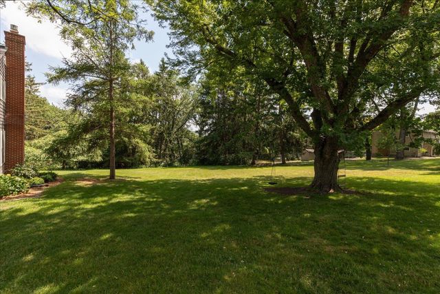 1424 Woodland Drive SW, Rochester, MN 55902