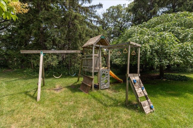1424 Woodland Drive SW, Rochester, MN 55902