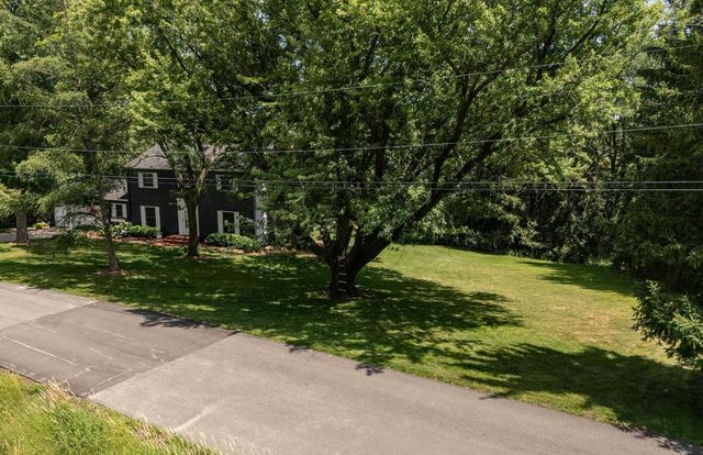 1424 Woodland Drive SW, Rochester, MN 55902