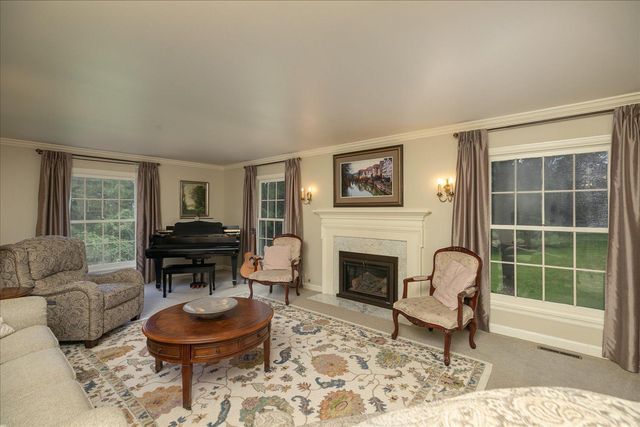 1424 Woodland Drive SW, Rochester, MN 55902