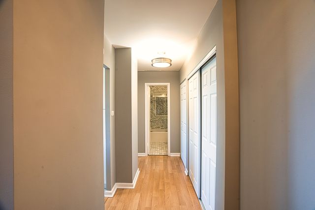 6833 N Kedzie Avenue 410, Chicago, IL 60645