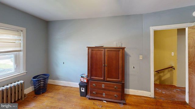 817 LYNDHURST ST, Baltimore, MD 21229