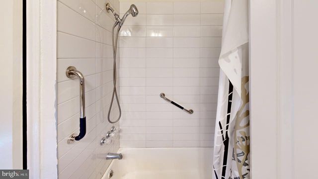 817 LYNDHURST ST, Baltimore, MD 21229