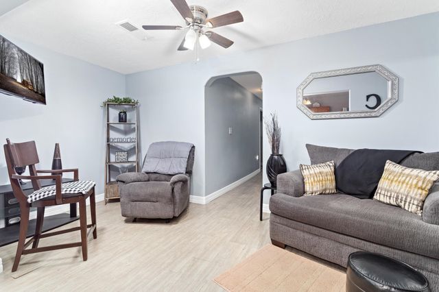 823 13th Street, Port Arthur, TX 77640