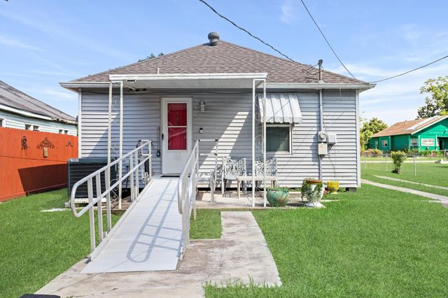 823 13th Street, Port Arthur, TX 77640