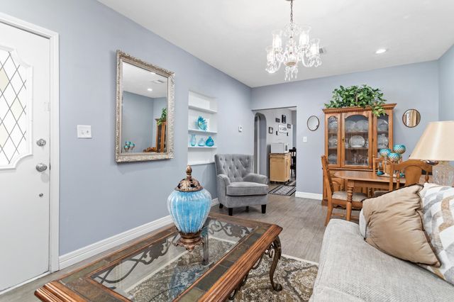 823 13th Street, Port Arthur, TX 77640