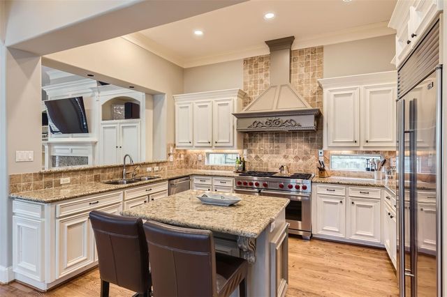 2390 W 8th ST, Austin, TX 78703