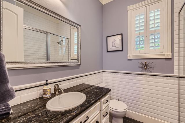 2390 W 8th ST, Austin, TX 78703