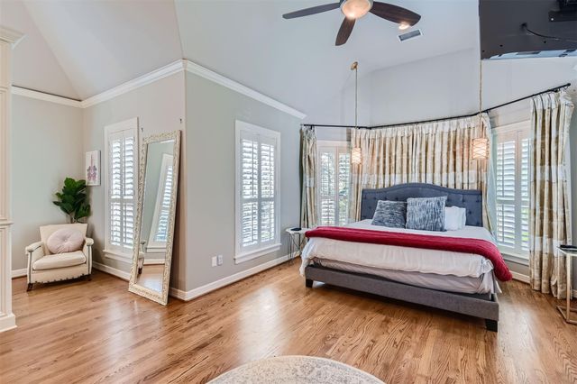 2390 W 8th ST, Austin, TX 78703