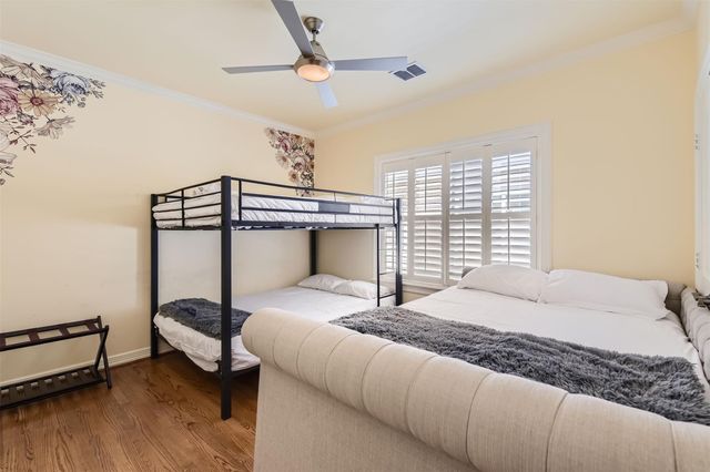 2390 W 8th ST, Austin, TX 78703