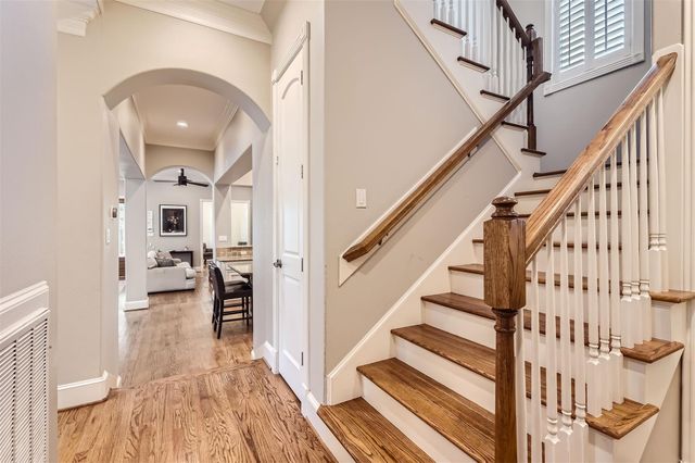 2390 W 8th ST, Austin, TX 78703