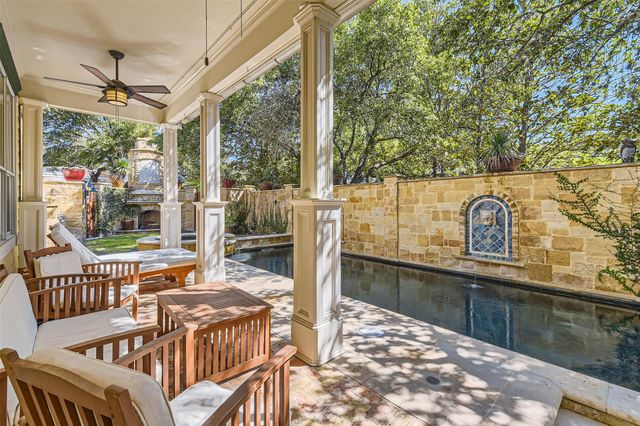 2390 W 8th ST, Austin, TX 78703