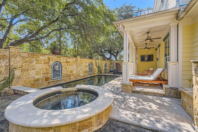 2390 W 8th ST, Austin, TX 78703